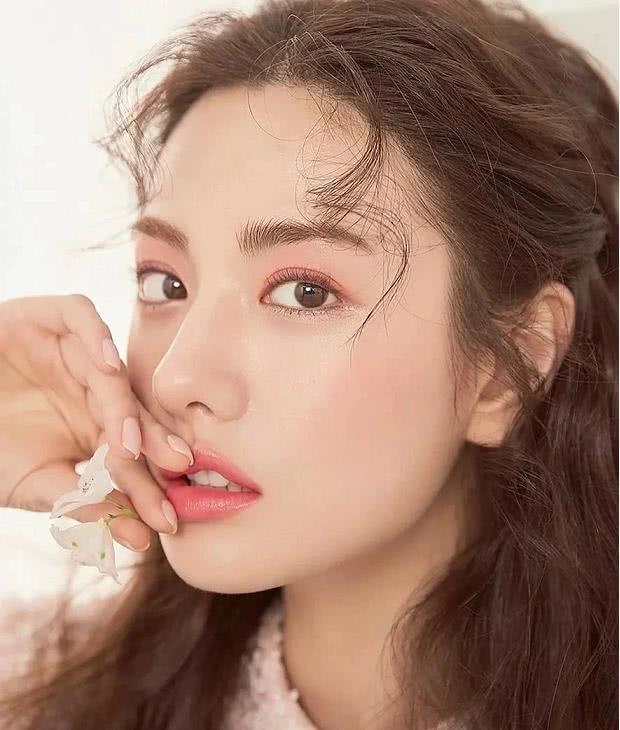 �������е�Ũ��ϵŮ�񣬱���Ϊ���޵�һ�����������ٴ����˹ھ���